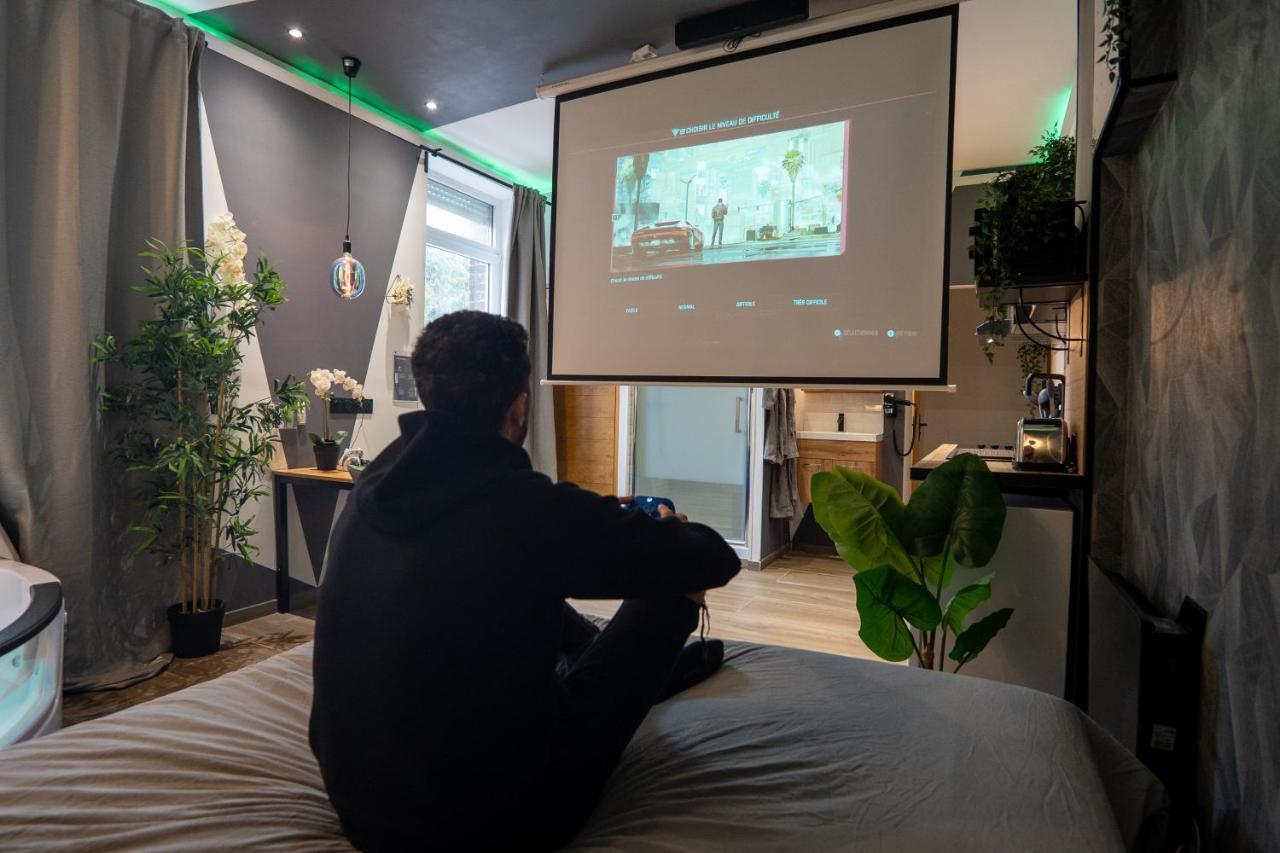 Capsule Color Deluxe Balneo I Ecran Home Cinema I Console De Jeux Trith-Saint-Leger Exterior photo