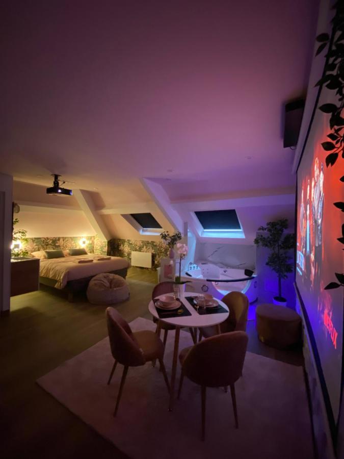 Capsule Color Deluxe Balneo I Ecran Home Cinema I Console De Jeux Trith-Saint-Leger Exterior photo